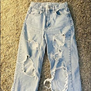 BDG high rise baggy jeans in a light wash. Size 27